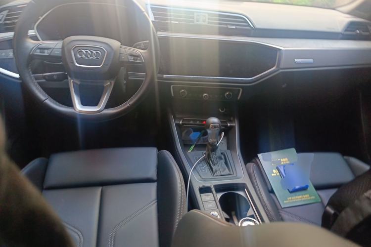 Used Audi Q3 2024 35 TFSI Ambition Dynamic Edition Center Console