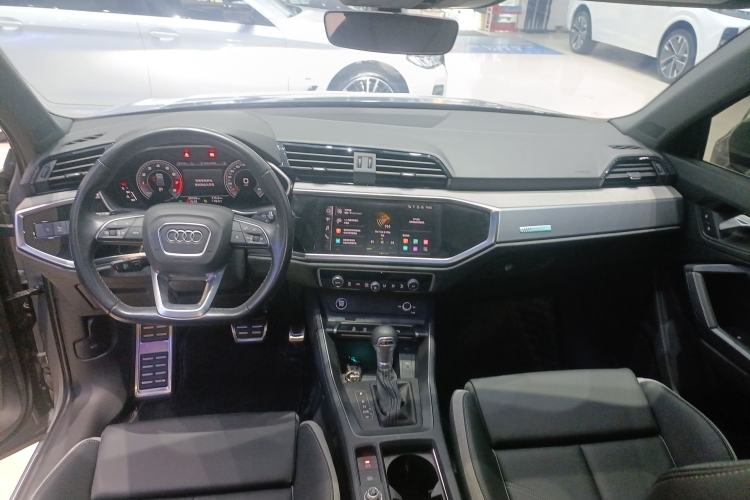 Used Audi Q3 2024 35 TFSI Fashion Dynamic Edition Center Console