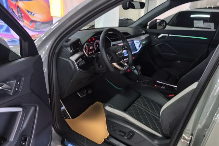 Used Audi Q3 2024 35 TFSI Fashion Dynamic Edition Driver Seat