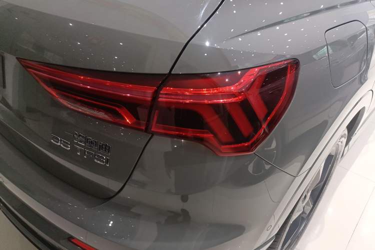 Used Audi Q3 2024 35 TFSI Fashion Dynamic Edition Exterior 3