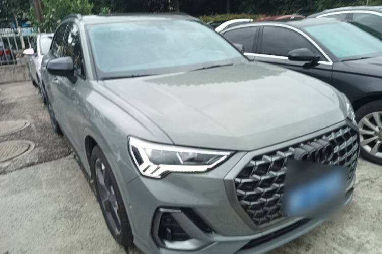 Used Audi Q3 2024 35 TFSI Fashion Dynamic Edition Front Right 45 Deg