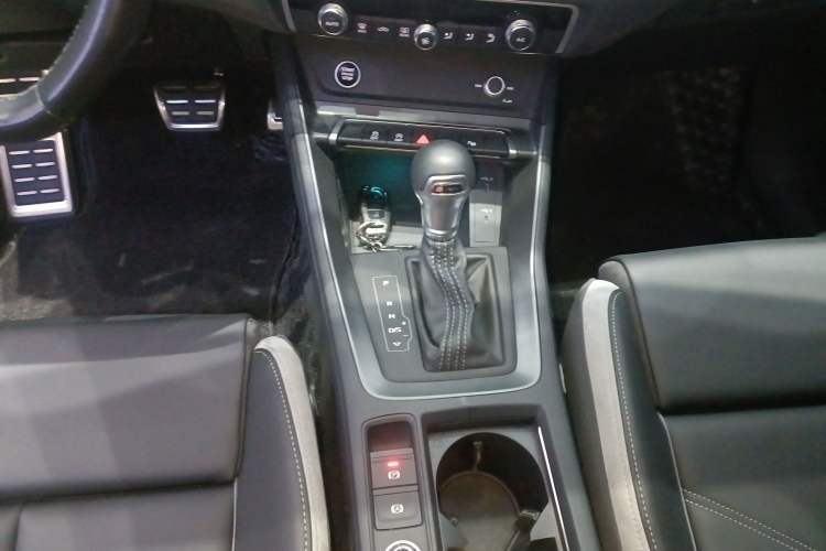 Used Audi Q3 2024 35 TFSI Fashion Dynamic Edition Gear Lever