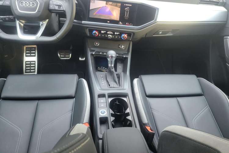 Used Audi Q3 2024 35 TFSI Fashion Dynamic Edition Gear Lever