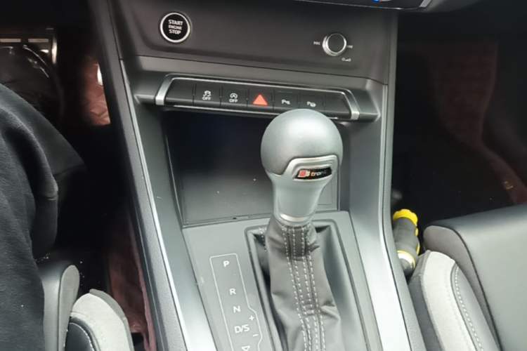 Used Audi Q3 2024 35 TFSI Fashion Dynamic Edition Gear Lever