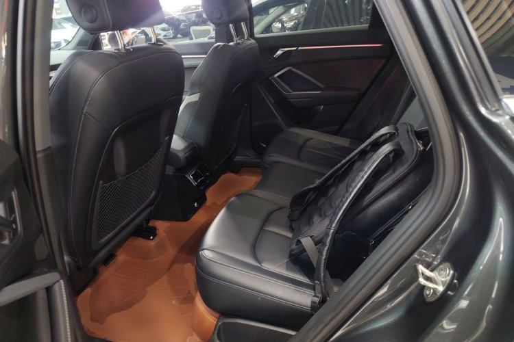 Used Audi Q3 2024 35 TFSI Fashion Dynamic Edition Interior 4
