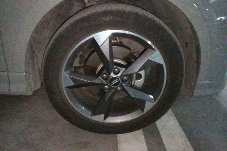 Used Audi Q3 2024 35 TFSI Fashion Dynamic Edition Right Front Wheel Hub