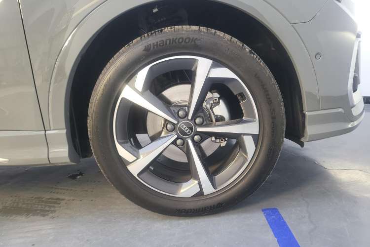 Used Audi Q3 2024 35 TFSI Fashion Dynamic Edition Right Front Wheel Hub