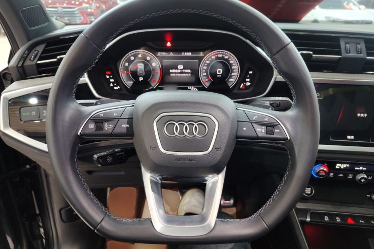 Used Audi Q3 2024 35 TFSI Fashion Dynamic Edition Steering Wheel