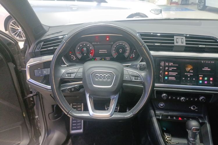 Used Audi Q3 2024 35 TFSI Fashion Dynamic Edition Steering Wheel