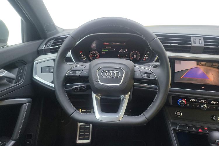 Used Audi Q3 2024 35 TFSI Fashion Dynamic Edition Steering Wheel