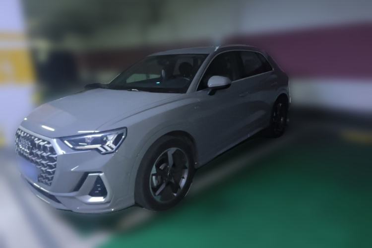 Used Audi Q3 2024 35 TFSI Fashion Dynamic Edition Guazi used car, China used car export, Used car for sale, Used Audi cars, Cheapest cars for sale