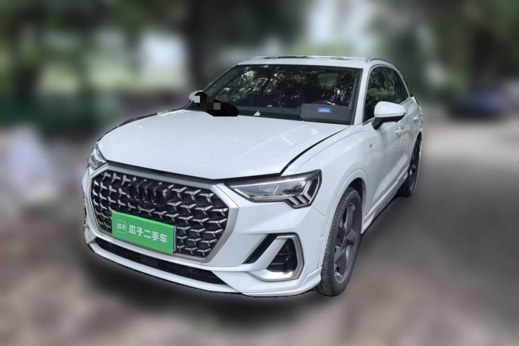 Used Audi Q3 2024 35 TFSI Fashion Dynamic Edition Guazi used car, China used car export, Used car for sale, Used Audi cars, Cheapest cars for sale