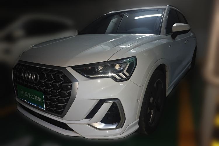 Audi Q3 2024 35 TFSI Fashion Dynamic Edition
