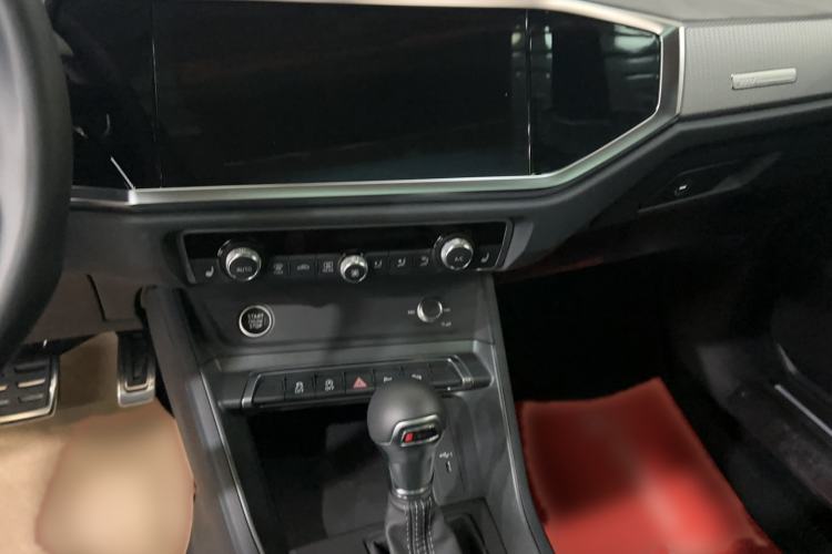 Used Audi Q3 2024 35 TFSI Fashion Dynamic Edition Audio And AC Panel