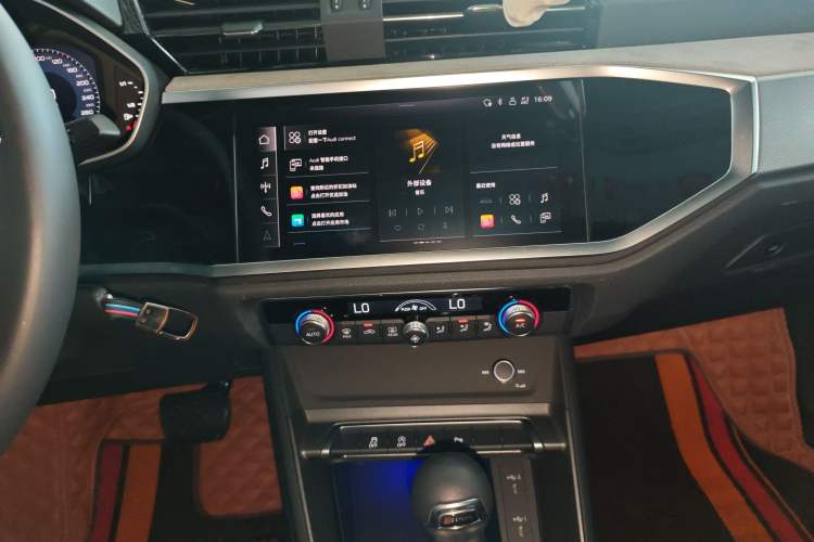 Used Audi Q3 2024 35 TFSI Ambition Dynamic Edition Audio And AC Panel