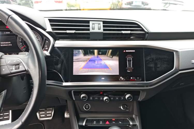 Used Audi Q3 2024 35 TFSI Fashion Dynamic Edition Audio And AC Panel