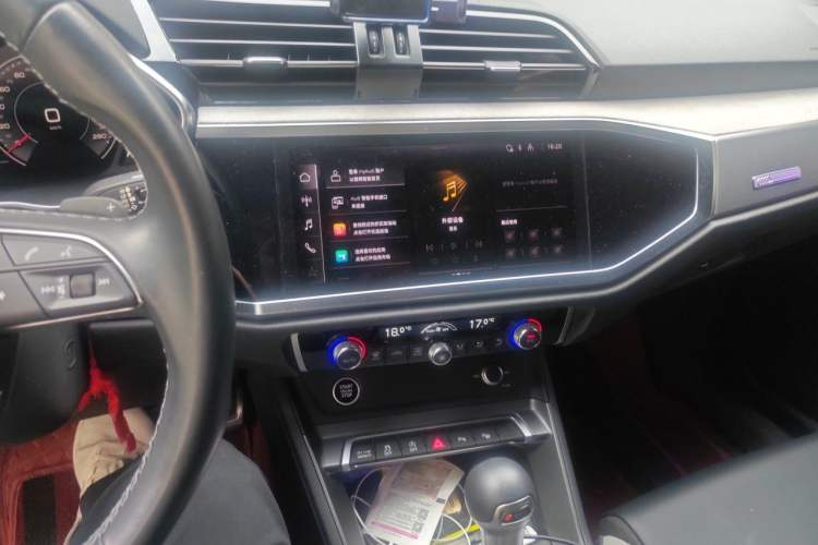 Used Audi Q3 2024 40 TFSI Fashion Dynamic Model Audio And AC Panel