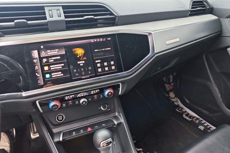 Used Audi Q3 2024 35 TFSI Fashion Dynamic Edition Audio And AC Panel