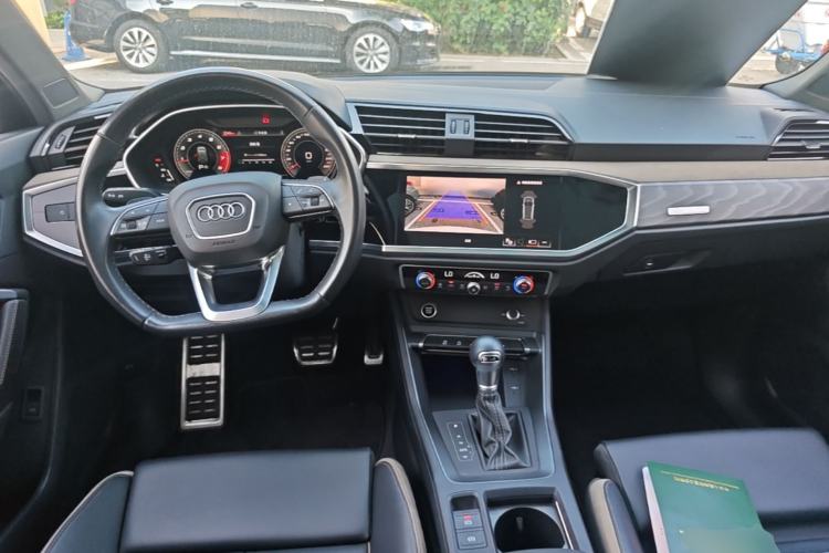 Used Audi Q3 2024 35 TFSI Stylish and Elegant Edition Center Console