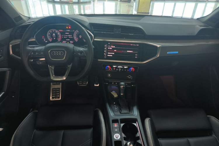 Used Audi Q3 2024 35 TFSI Fashion Dynamic Edition Center Console