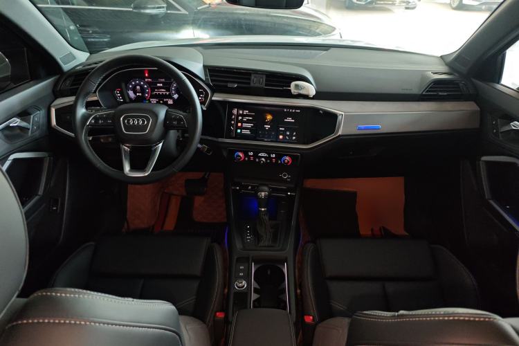 Used Audi Q3 2024 35 TFSI Ambition Dynamic Edition Center Console