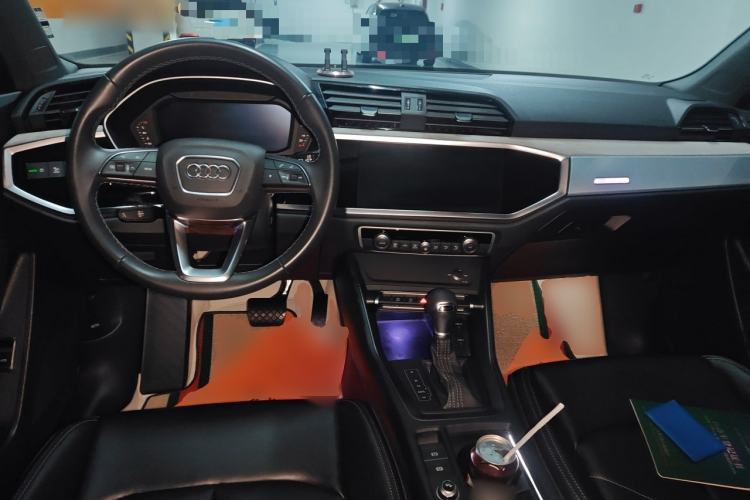 Used Audi Q3 2024 35 TFSI Advanced Style Edition Center Console