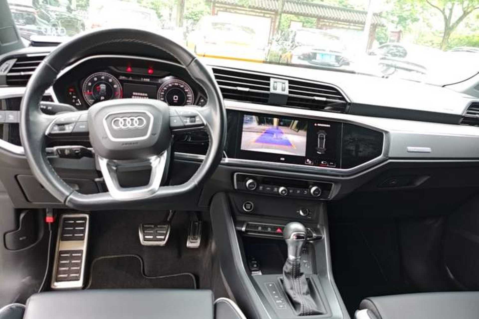 Used Audi Q3 2024 35 TFSI Fashion Dynamic Edition Center Console