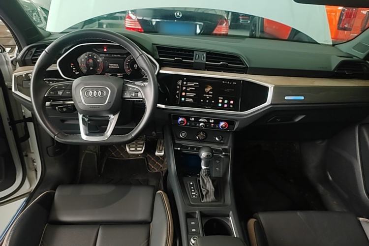 Used Audi Q3 2024 35 TFSI Stylish and Elegant Edition Center Console
