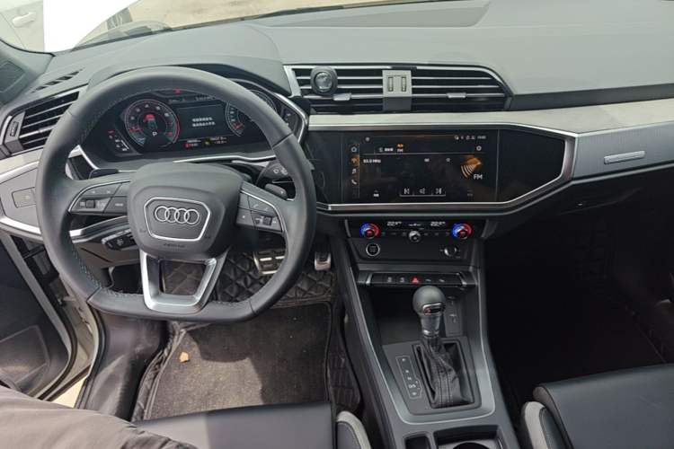 Used Audi Q3 2024 35 TFSI Fashion Dynamic Edition Center Console