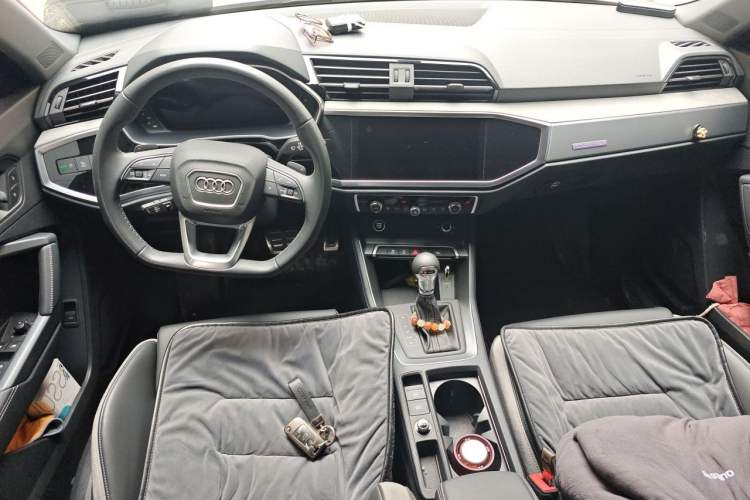 Used Audi Q3 2024 35 TFSI Fashion Dynamic Edition Center Console