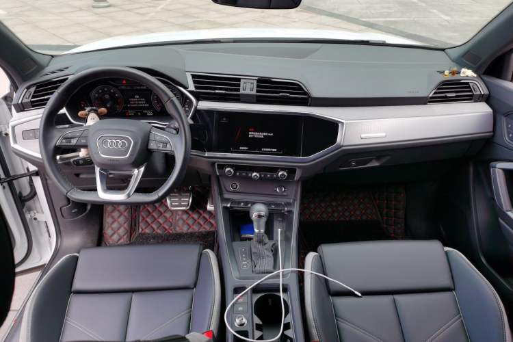 Used Audi Q3 2024 35 TFSI Fashion Dynamic Edition Center Console