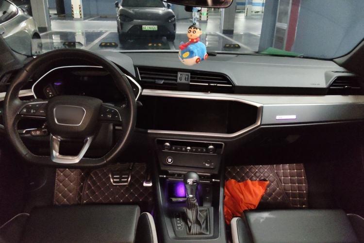 Used Audi Q3 2024 35 TFSI Fashion Dynamic Edition Center Console