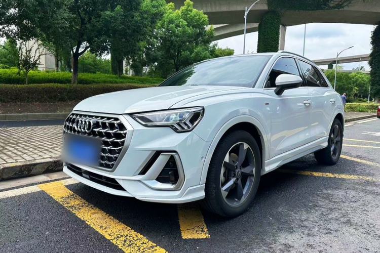 Audi Q3 2024 35 TFSI Fashion Dynamic Edition