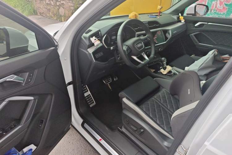 Used Audi Q3 2024 40 TFSI Fashion Dynamic Model Driver Seat
