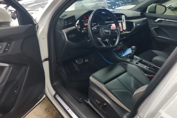 Used Audi Q3 2024 40 TFSI Fashion Dynamic Model Driver Seat