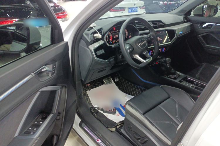 Used Audi Q3 2024 35 TFSI Fashion Dynamic Edition Driver Seat