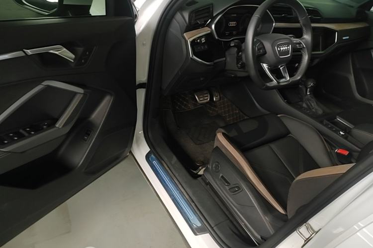 Used Audi Q3 2024 35 TFSI Stylish and Elegant Edition Driver Seat