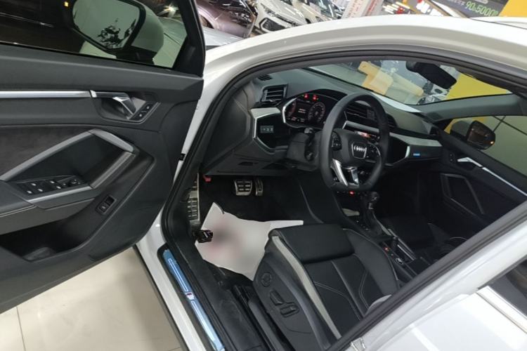 Used Audi Q3 2024 35 TFSI Fashion Dynamic Edition Driver Seat