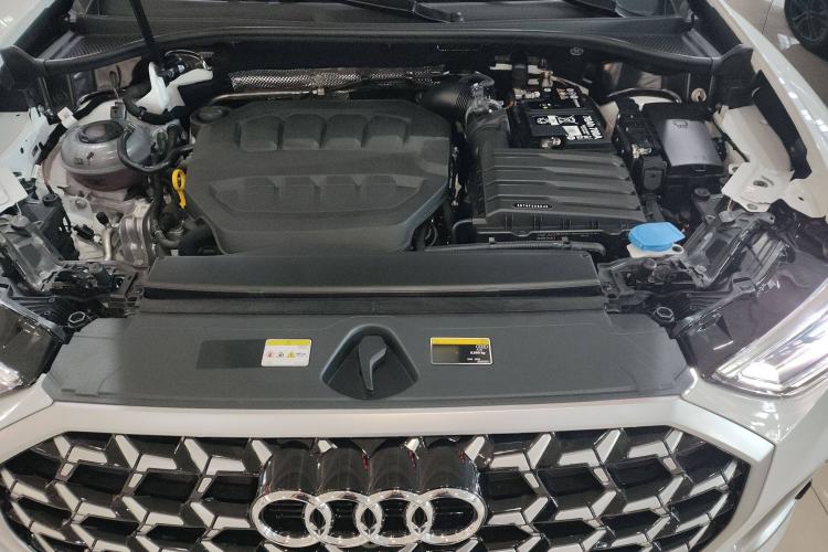 Used Audi Q3 2024 40 TFSI Fashion Dynamic Model Engine Bay