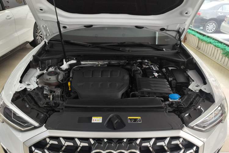 Used Audi Q3 2024 40 TFSI Fashion Dynamic Model Engine Bay