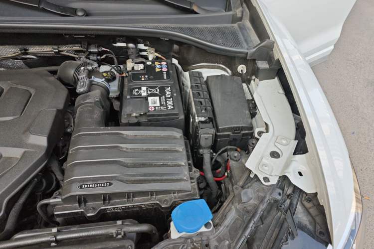 Used Audi Q3 2024 40 TFSI Fashion Dynamic Model Engine Bay Left