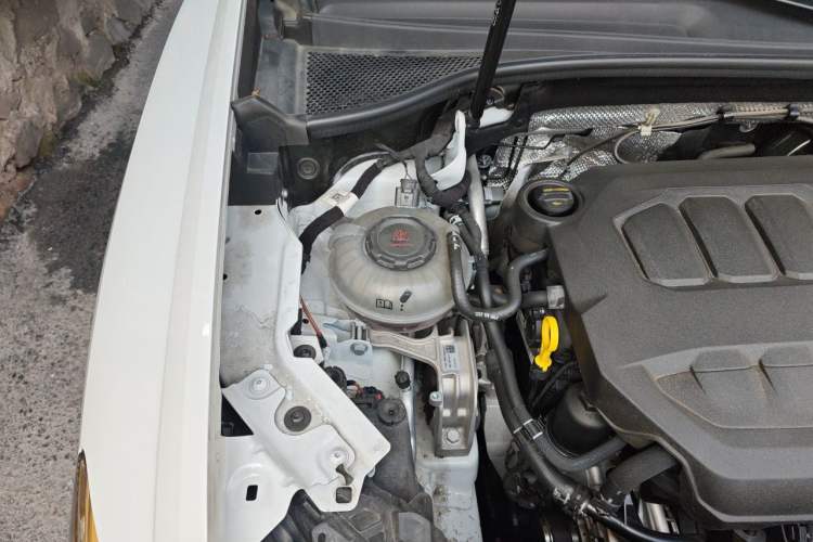 Used Audi Q3 2024 40 TFSI Fashion Dynamic Model Engine Bay Right