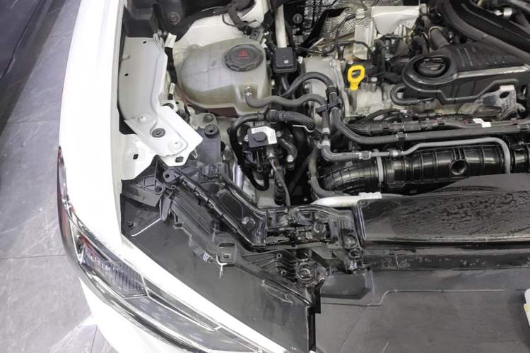 Used Audi Q3 2024 35 TFSI Fashion Dynamic Edition Engine Bay Right
