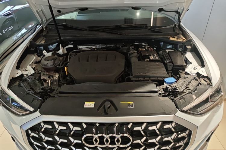 Used Audi Q3 2024 40 TFSI Fashion Dynamic Model Engine Bay