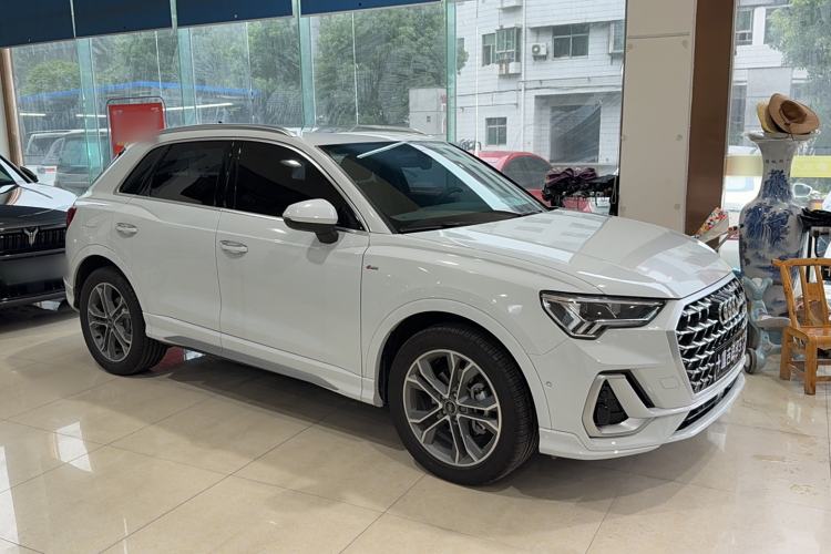 Used Audi Q3 2024 40 TFSI Fashion Dynamic Model Exterior 2