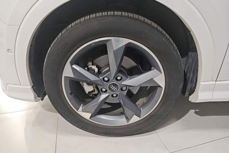 Used Audi Q3 2024 35 TFSI Fashion Dynamic Edition Exterior 4