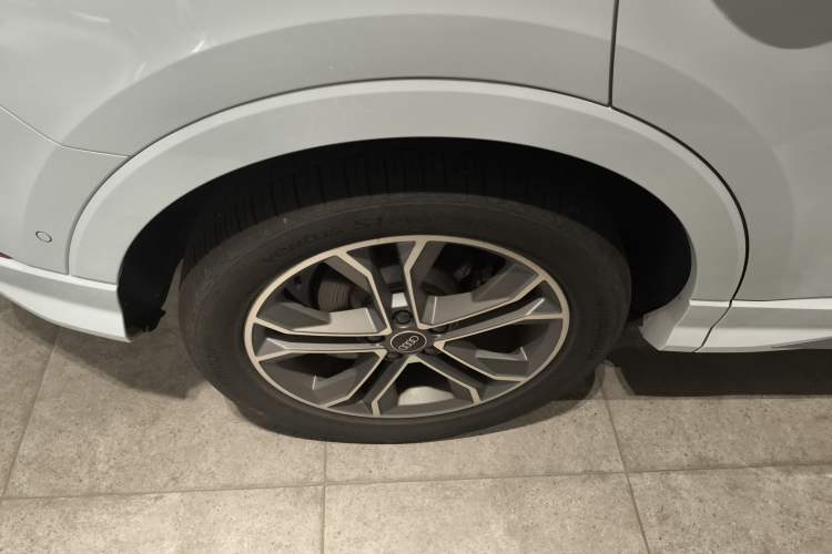 Used Audi Q3 2024 40 TFSI Fashion Dynamic Model Exterior 4