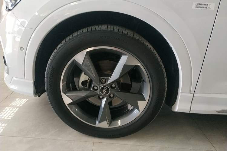 Used Audi Q3 2024 35 TFSI Fashion Dynamic Edition Exterior 4