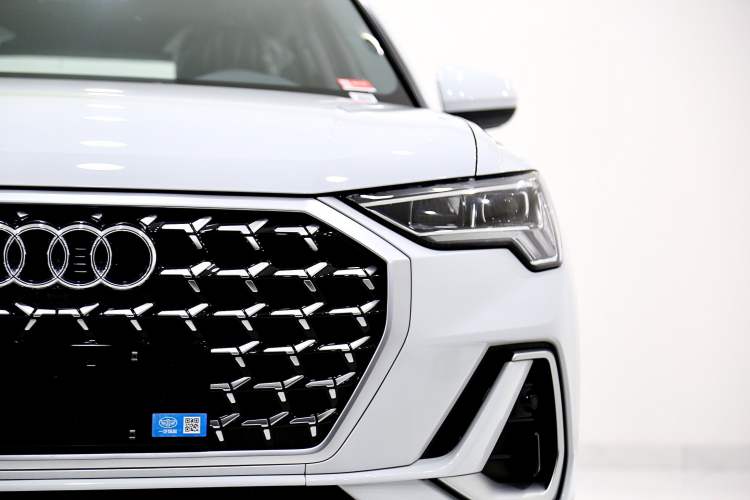 Used Audi Q3 2024 40 TFSI Fashion Dynamic Model Exterior 4