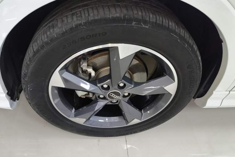 Used Audi Q3 2024 35 TFSI Fashion Dynamic Edition Exterior 4
